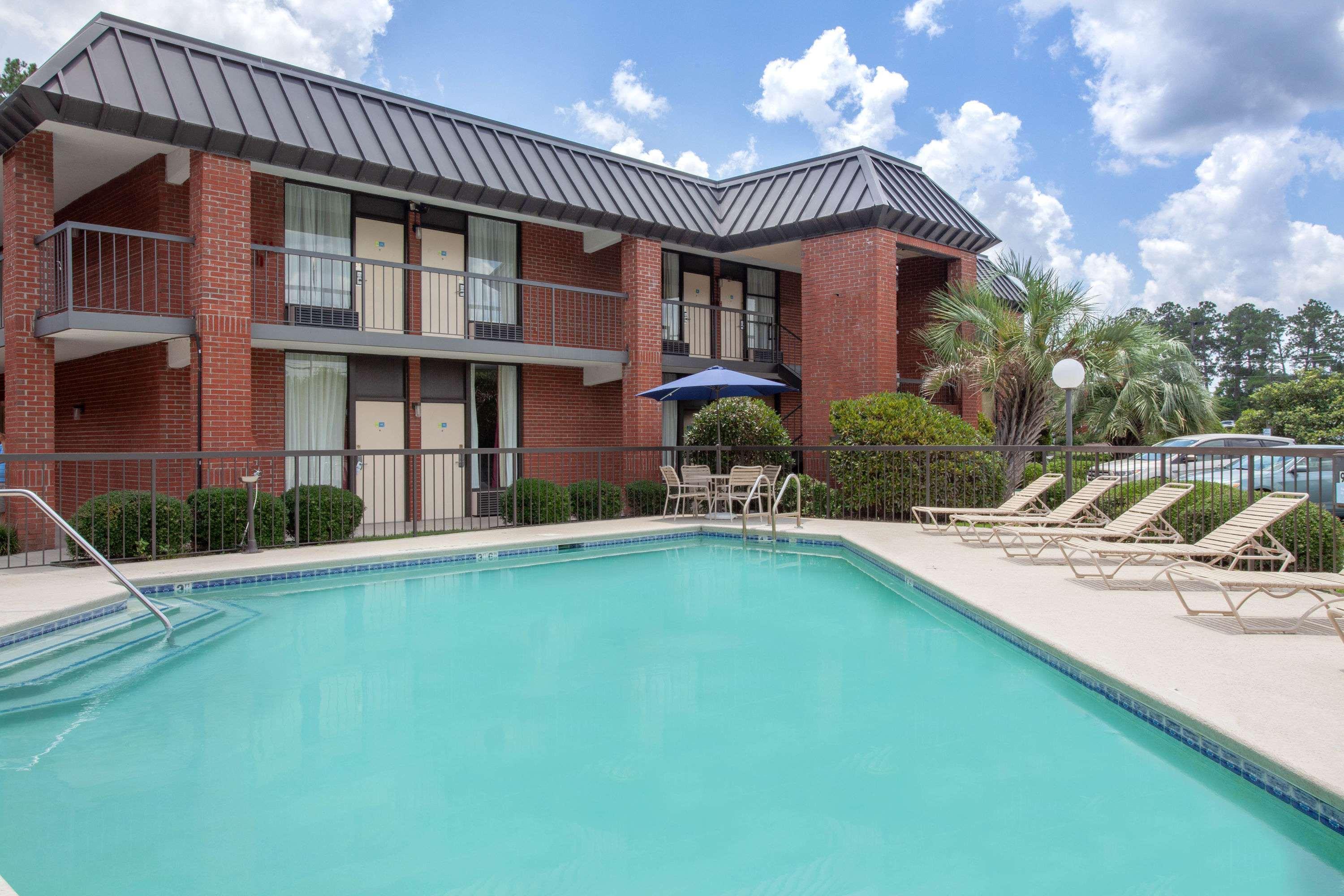 Days Inn By Wyndham Statesboro Exterior foto